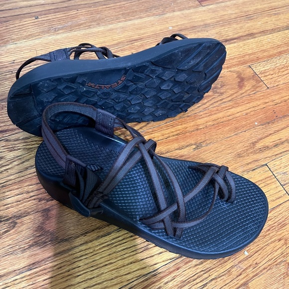 Mens Chaco ZX sandals size 10. - Picture 4 of 5